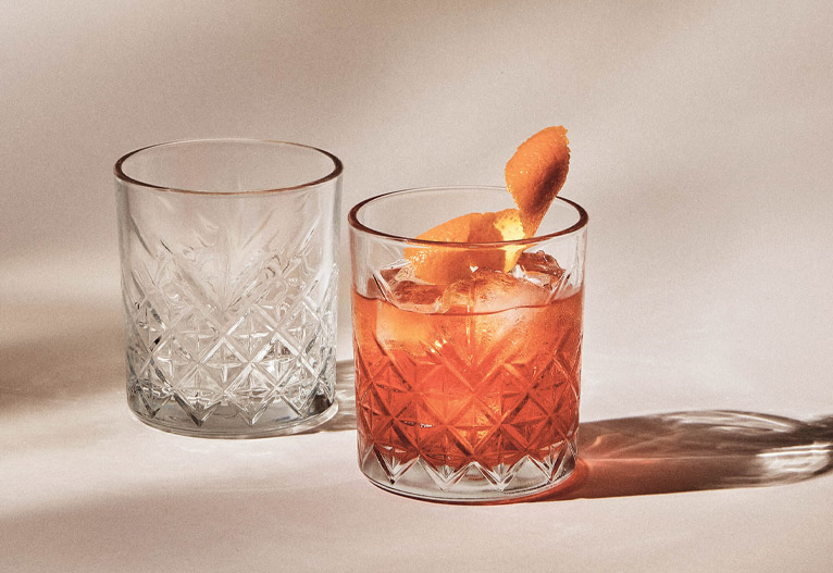 Two classic Salt&Pepper Winston whisky glasses.